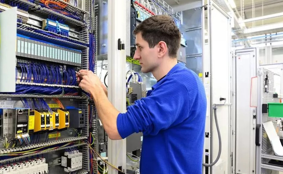 Certificate presentation for PLC Training completion